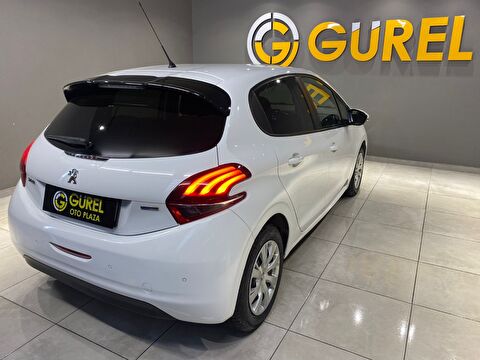 2017 Benzin Otomatik Peugeot 208 Beyaz Gürel Tasarım Aksesuar Otomotiv San. Tic. Ltd. Şti.