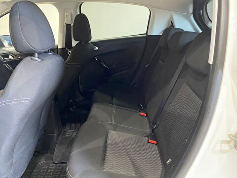 2017 Benzin Otomatik Peugeot 208 Beyaz Gürel Tasarım Aksesuar Otomotiv San. Tic. Ltd. Şti.