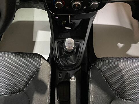 2017 Benzin Manuel Renault Clio Kırmızı Gürel Tasarım Aksesuar Otomotiv San. Tic. Ltd. Şti.