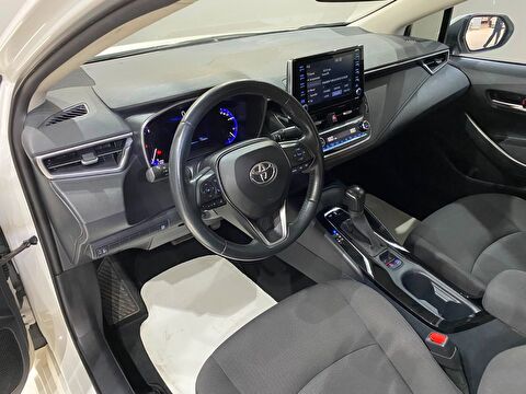 2022 Benzin Otomatik Toyota Corolla Beyaz Gürel Tasarım Aksesuar Otomotiv San. Tic. Ltd. Şti.