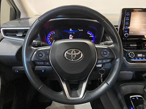2022 Benzin Otomatik Toyota Corolla Beyaz Gürel Tasarım Aksesuar Otomotiv San. Tic. Ltd. Şti.