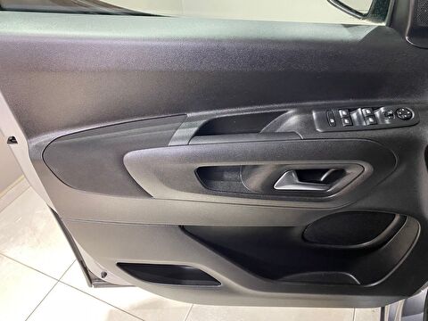 2022 Dizel Otomatik Opel Combo Gri Gürel Tasarım Aksesuar Otomotiv San. Tic. Ltd. Şti.