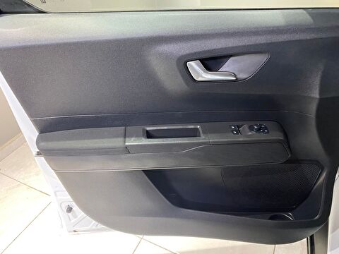 2024 Dizel Manuel Ford Tourneo Courier Beyaz Gürel Tasarım Aksesuar Otomotiv San. Tic. Ltd. Şti.