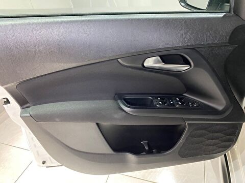 2023 Benzin Manuel Fiat Egea Cross Beyaz Gürel Tasarım Aksesuar Otomotiv San. Tic. Ltd. Şti.