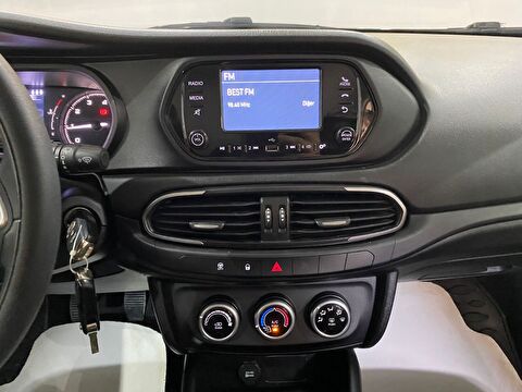 2023 Benzin Manuel Fiat Egea Cross Beyaz Gürel Tasarım Aksesuar Otomotiv San. Tic. Ltd. Şti.