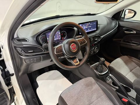 2023 Benzin Manuel Fiat Egea Cross Beyaz Gürel Tasarım Aksesuar Otomotiv San. Tic. Ltd. Şti.