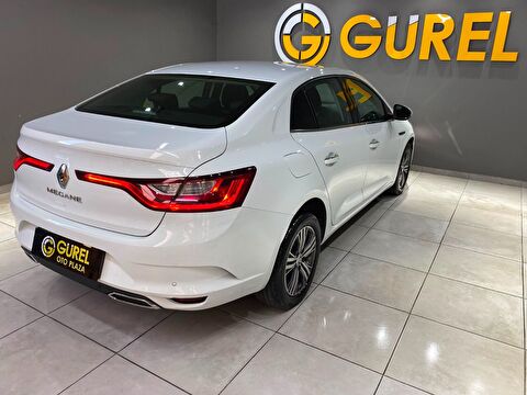 2023 Benzin Otomatik Renault Megane Beyaz Gürel Tasarım Aksesuar Otomotiv San. Tic. Ltd. Şti.