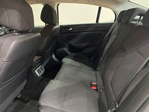 2023 Benzin Otomatik Renault Megane Beyaz Gürel Tasarım Aksesuar Otomotiv San. Tic. Ltd. Şti.