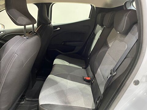 2025 Benzin Otomatik Renault Clio Gri Gürel Tasarım Aksesuar Otomotiv San. Tic. Ltd. Şti.