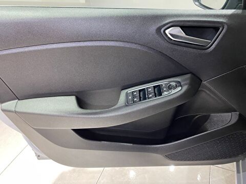 2025 Benzin Otomatik Renault Clio Gri Gürel Tasarım Aksesuar Otomotiv San. Tic. Ltd. Şti.