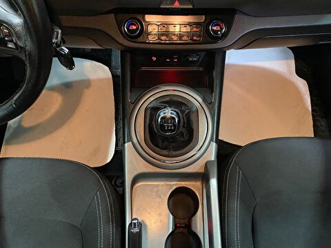 2015 Benzin Manuel Kia Sportage Beyaz Gürel Tasarım Aksesuar Otomotiv San. Tic. Ltd. Şti.