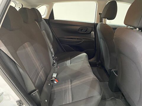 2024 Benzin Otomatik Hyundai i20 Beyaz Gürel Tasarım Aksesuar Otomotiv San. Tic. Ltd. Şti.