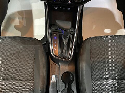 2024 Benzin Otomatik Hyundai i20 Beyaz Gürel Tasarım Aksesuar Otomotiv San. Tic. Ltd. Şti.
