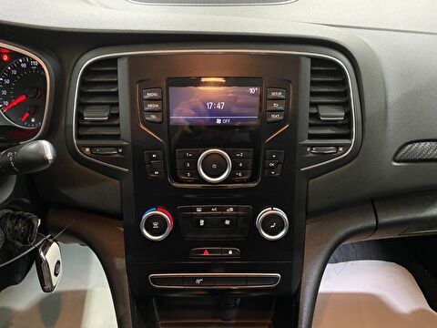 2022 Benzin Otomatik Renault Megane Beyaz Gürel Tasarım Aksesuar Otomotiv San. Tic. Ltd. Şti.