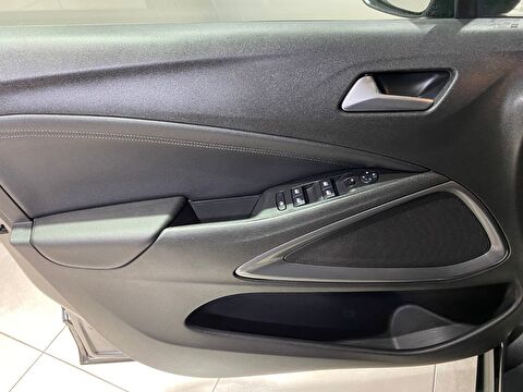 2022 Benzin Otomatik Opel Crossland Gri Gürel Tasarım Aksesuar Otomotiv San. Tic. Ltd. Şti.