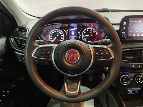 2022 Benzin Manuel Fiat Egea Kırmızı Gürel Tasarım Aksesuar Otomotiv San. Tic. Ltd. Şti.