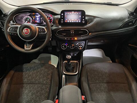 2022 Benzin Manuel Fiat Egea Kırmızı Gürel Tasarım Aksesuar Otomotiv San. Tic. Ltd. Şti.