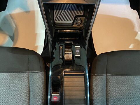 2024 Benzin Otomatik Citroen C4 X Siyah Gürel Tasarım Aksesuar Otomotiv San. Tic. Ltd. Şti.