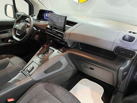 2025 Dizel Otomatik Peugeot Rifter Siyah Gürel Tasarım Aksesuar Otomotiv San. Tic. Ltd. Şti.