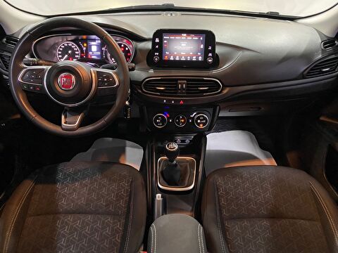 2022 Benzin Manuel Fiat Egea Kırmızı Gürel Tasarım Aksesuar Otomotiv San. Tic. Ltd. Şti.