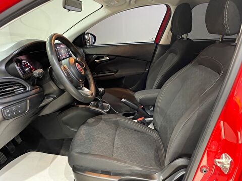 2022 Benzin Manuel Fiat Egea Kırmızı Gürel Tasarım Aksesuar Otomotiv San. Tic. Ltd. Şti.