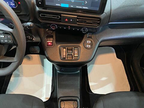 2025 Dizel Otomatik Citroen Berlingo Beyaz Gürel Tasarım Aksesuar Otomotiv San. Tic. Ltd. Şti.