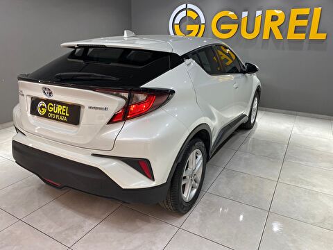 2020 Hybrid Otomatik Toyota C-HR Beyaz Gürel Tasarım Aksesuar Otomotiv San. Tic. Ltd. Şti.