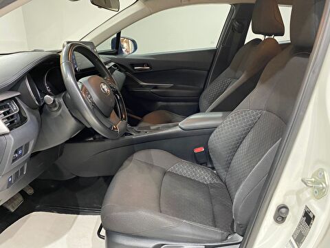 2020 Hybrid Otomatik Toyota C-HR Beyaz Gürel Tasarım Aksesuar Otomotiv San. Tic. Ltd. Şti.