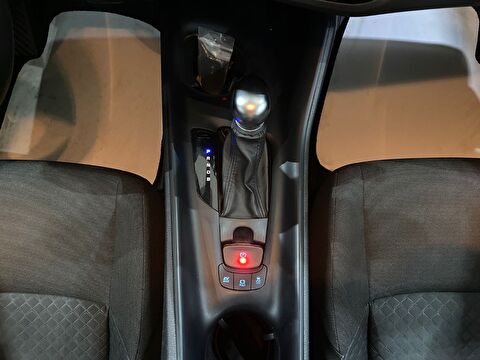 2020 Hybrid Otomatik Toyota C-HR Beyaz Gürel Tasarım Aksesuar Otomotiv San. Tic. Ltd. Şti.