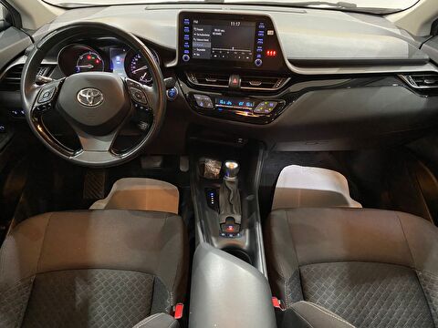 2020 Hybrid Otomatik Toyota C-HR Beyaz Gürel Tasarım Aksesuar Otomotiv San. Tic. Ltd. Şti.