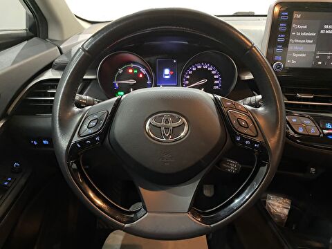 2020 Hybrid Otomatik Toyota C-HR Beyaz Gürel Tasarım Aksesuar Otomotiv San. Tic. Ltd. Şti.