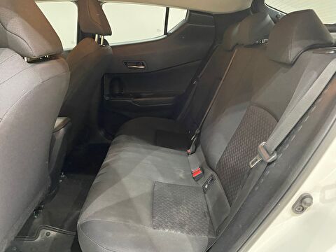 2020 Hybrid Otomatik Toyota C-HR Beyaz Gürel Tasarım Aksesuar Otomotiv San. Tic. Ltd. Şti.