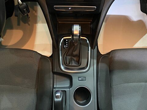 2022 Benzin Otomatik Renault Megane Beyaz Gürel Tasarım Aksesuar Otomotiv San. Tic. Ltd. Şti.