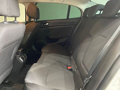 2022 Benzin Otomatik Renault Megane Beyaz Gürel Tasarım Aksesuar Otomotiv San. Tic. Ltd. Şti.