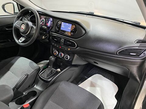 TaksitliOto.Net | 2.El Fiat Egea Sedan 1.6 MultiJet Easy DCT | Otomatik & Dizel | Beyaz | İzmir.2el 2022 Dizel Otomatik Fiat Egea Beyaz Gürel Tasarım Aksesuar Otomotiv San. Tic. Ltd. Şti.