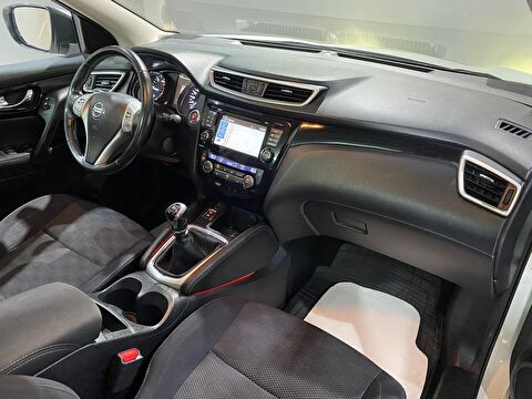 2015 Dizel Manuel Nissan Qashqai Beyaz Gürel Tasarım Aksesuar Otomotiv San. Tic. Ltd. Şti.