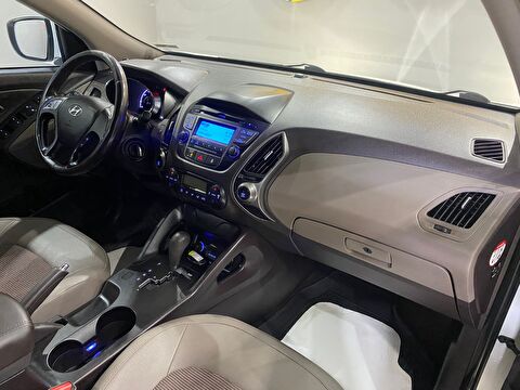 2014 Benzin Otomatik Hyundai ix35 Beyaz Gürel Tasarım Aksesuar Otomotiv San. Tic. Ltd. Şti.