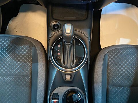 2024 Benzin Otomatik Nissan Juke Kırmızı Gürel Tasarım Aksesuar Otomotiv San. Tic. Ltd. Şti.