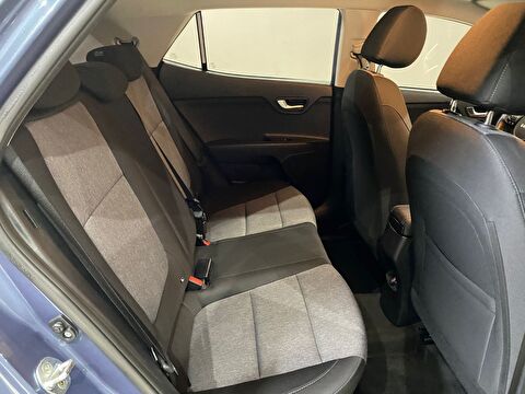 2022 Benzin Otomatik Kia Stonic Mavi Gürel Tasarım Aksesuar Otomotiv San. Tic. Ltd. Şti.