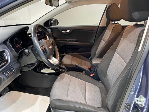2022 Benzin Otomatik Kia Stonic Mavi Gürel Tasarım Aksesuar Otomotiv San. Tic. Ltd. Şti.
