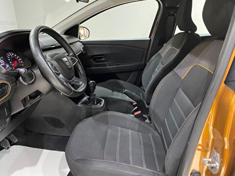 2022 Benzin Manuel Dacia Sandero Turuncu Gürel Tasarım Aksesuar Otomotiv San. Tic. Ltd. Şti.