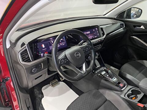 2022 Benzin Otomatik Opel Grandland Kırmızı Gürel Tasarım Aksesuar Otomotiv San. Tic. Ltd. Şti.