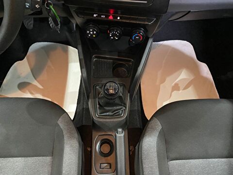 2023 Benzin Manuel Dacia Duster Gri Gürel Tasarım Aksesuar Otomotiv San. Tic. Ltd. Şti.
