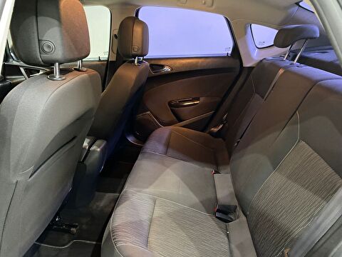 2016 Dizel Otomatik Opel Astra Gri Gürel Tasarım Aksesuar Otomotiv San. Tic. Ltd. Şti.