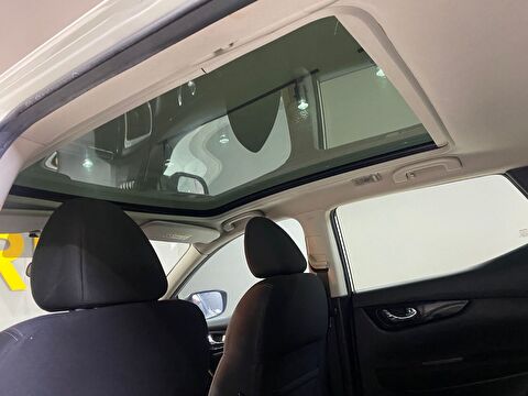 2015 Benzin Otomatik Nissan Qashqai Beyaz Gürel Tasarım Aksesuar Otomotiv San. Tic. Ltd. Şti.