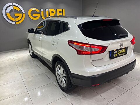 2015 Benzin Otomatik Nissan Qashqai Beyaz Gürel Tasarım Aksesuar Otomotiv San. Tic. Ltd. Şti.