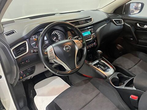 2015 Benzin Otomatik Nissan Qashqai Beyaz Gürel Tasarım Aksesuar Otomotiv San. Tic. Ltd. Şti.
