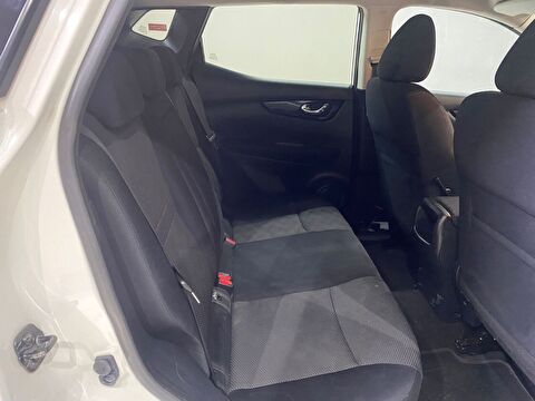 2015 Benzin Otomatik Nissan Qashqai Beyaz Gürel Tasarım Aksesuar Otomotiv San. Tic. Ltd. Şti.