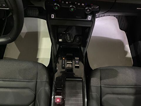 2024 Benzin Otomatik Citroen C4 Gri Gürel Tasarım Aksesuar Otomotiv San. Tic. Ltd. Şti.