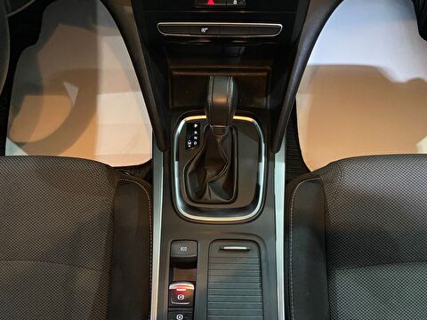 2023 Benzin Otomatik Renault Megane Beyaz Gürel Tasarım Aksesuar Otomotiv San. Tic. Ltd. Şti.